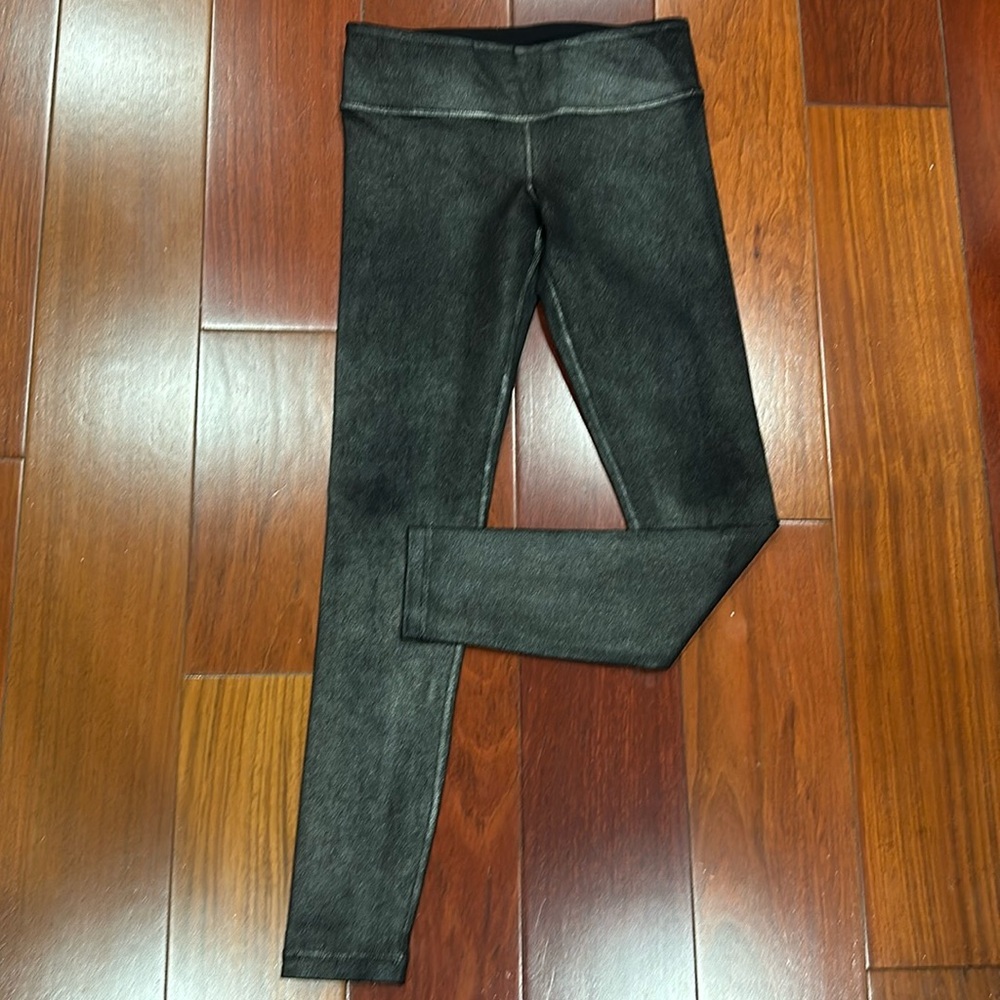 VM/MV black shiny leggings